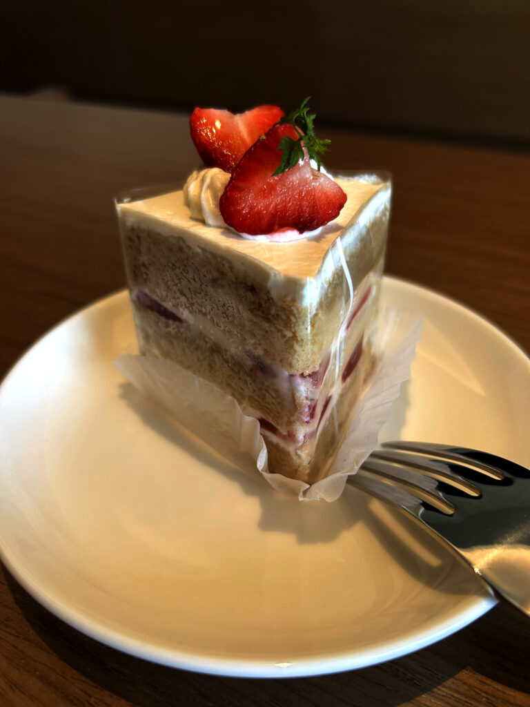 きび糖のショートケーキ