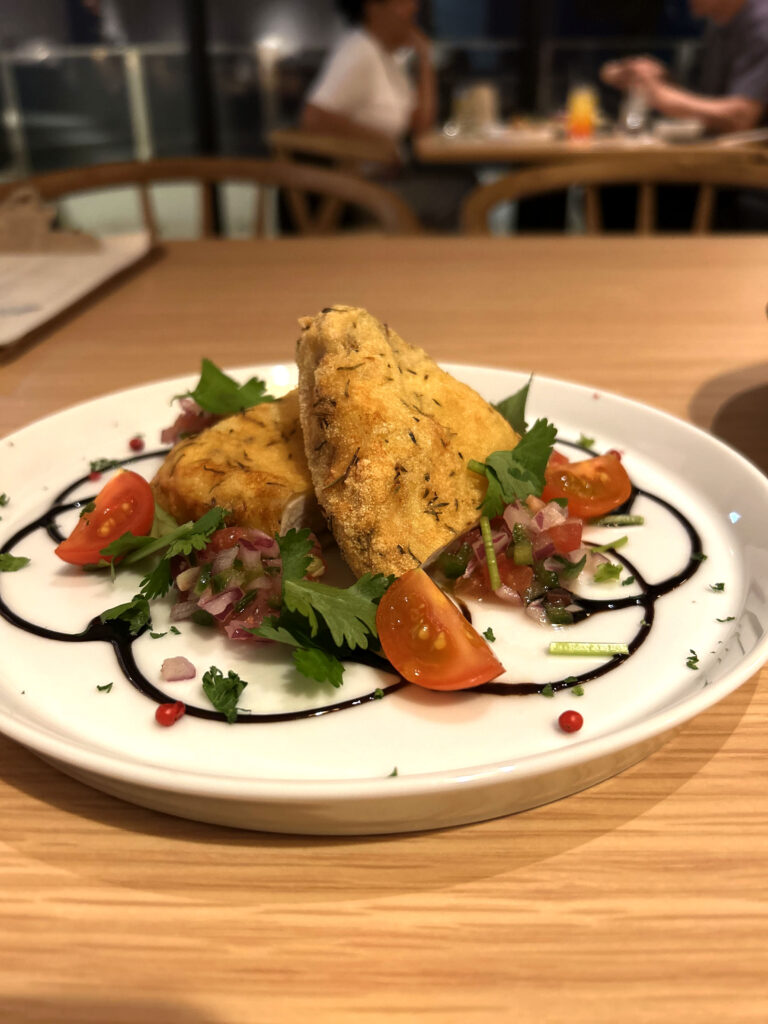 香草マリネメカジキカツレツ-サルサメヒカーナ